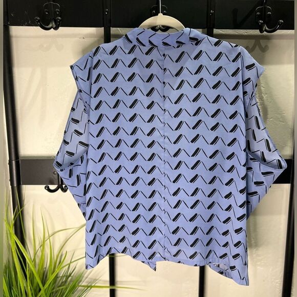 BCBG Bleach Blue Wrap Blouse Size Large - Picture 5 of 16